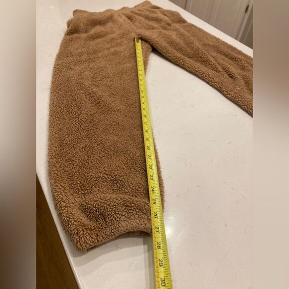 Aerie Teddy Fluffy Camel Tan Pull On Jogger Pants Zipper Pockets Size Medium - Picture 10 of 10